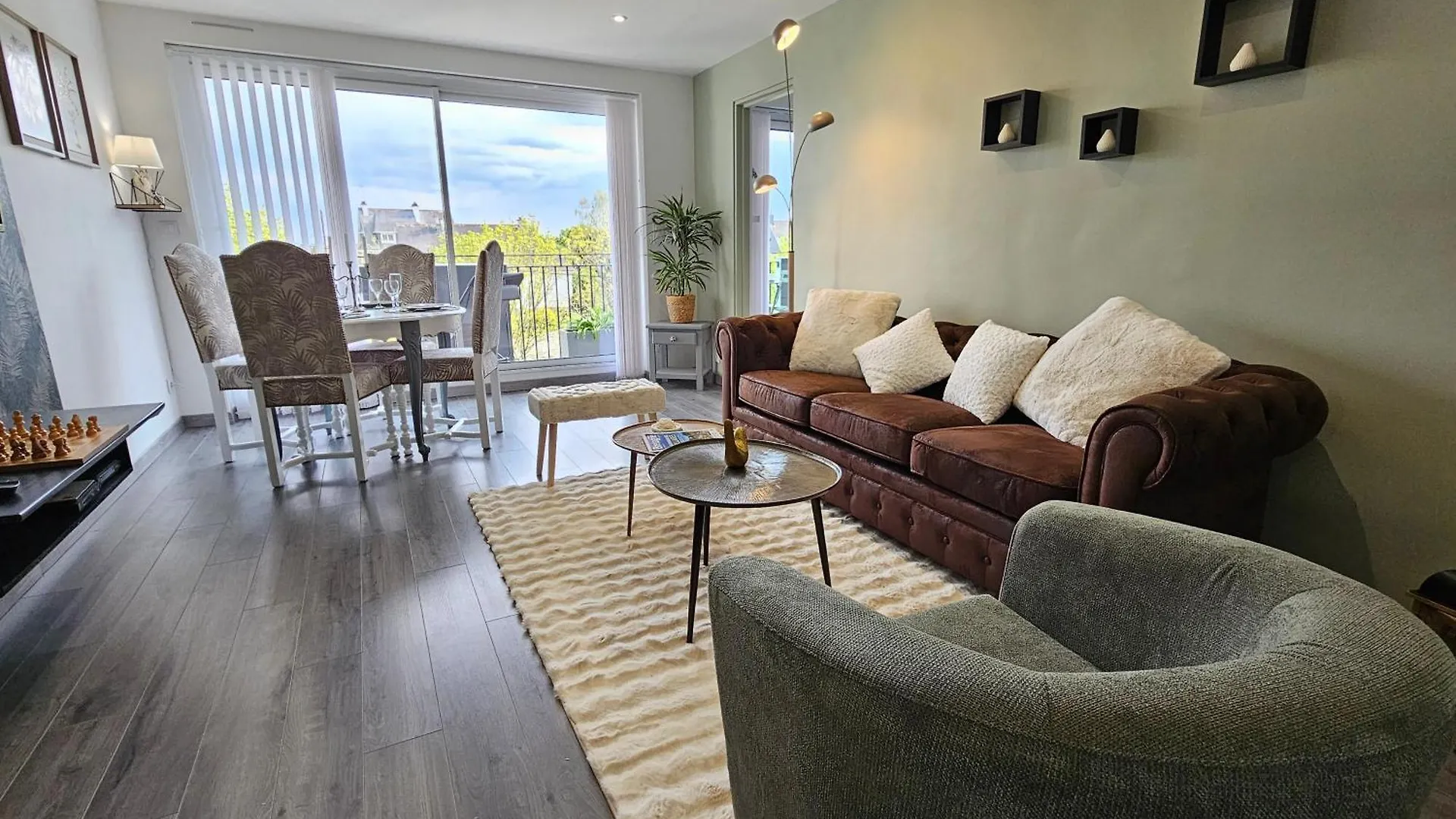 Le Cocoon Chic Grand Appartement Familial Classe Gites De France Et Meuble 3 Etoiles 洛里昂